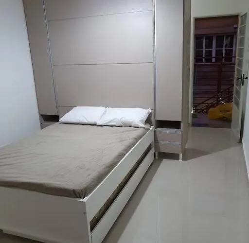 Local Acomoda Um Casal E Mais Um, Proximo Ao Sesc